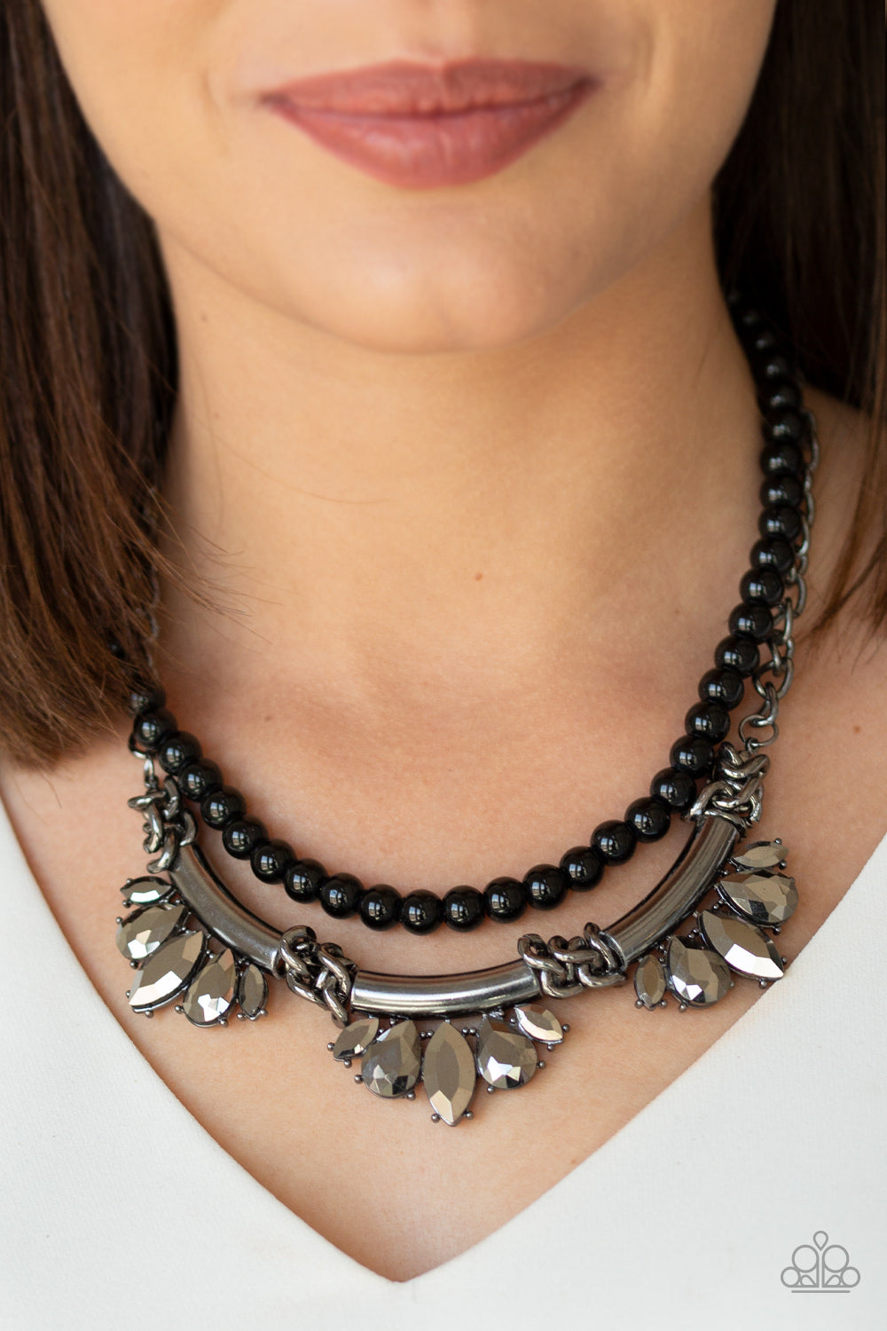 Bow Before The Queen - Black Necklace - A Diva Mentality 