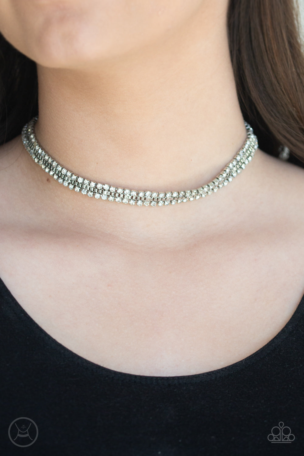 Full Of Hot HEIR  White Paparazzi Choker